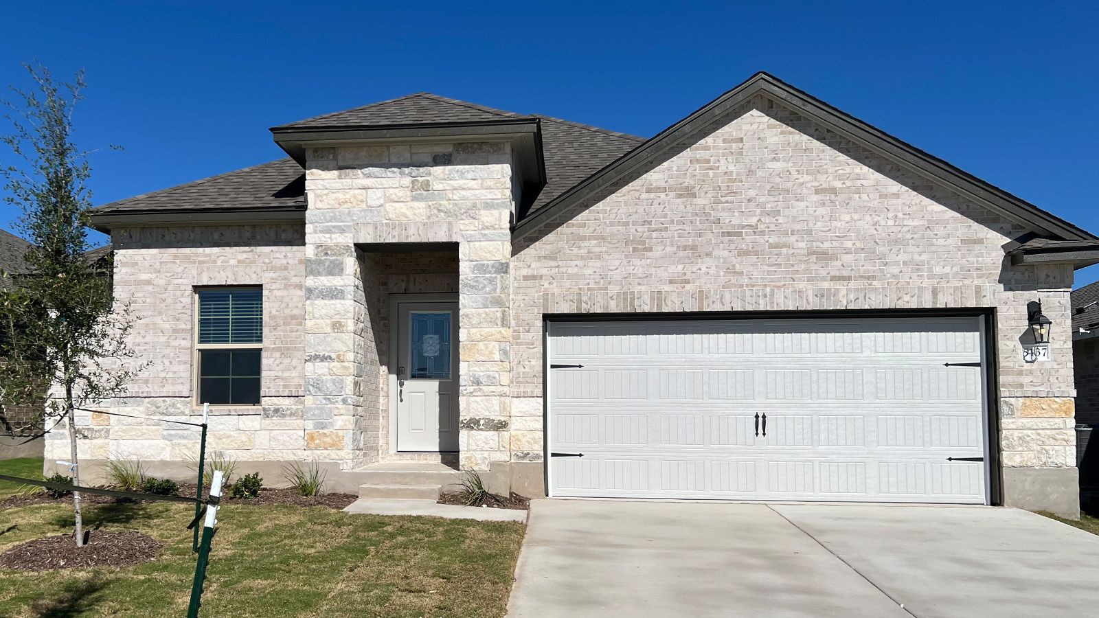 Everett - Three Creeks - Colt Creek: Belton, Texas - D.R. Horton