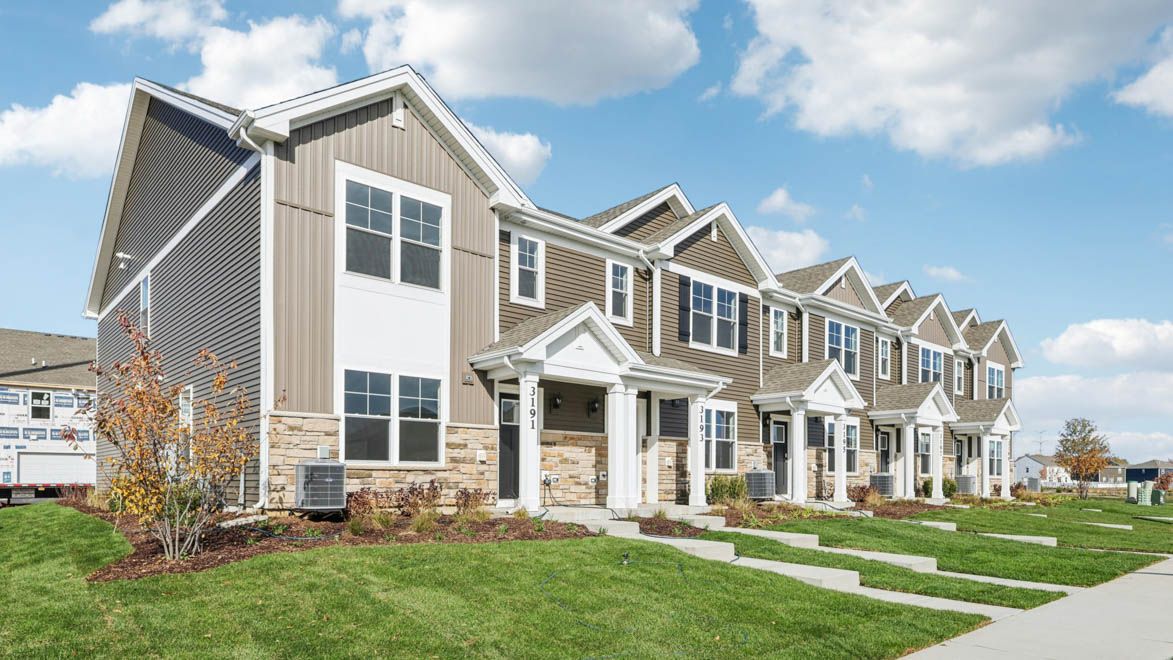 NORFOLK - Grande Reserve Townhomes: Yorkville, Illinois - D.R. Horton