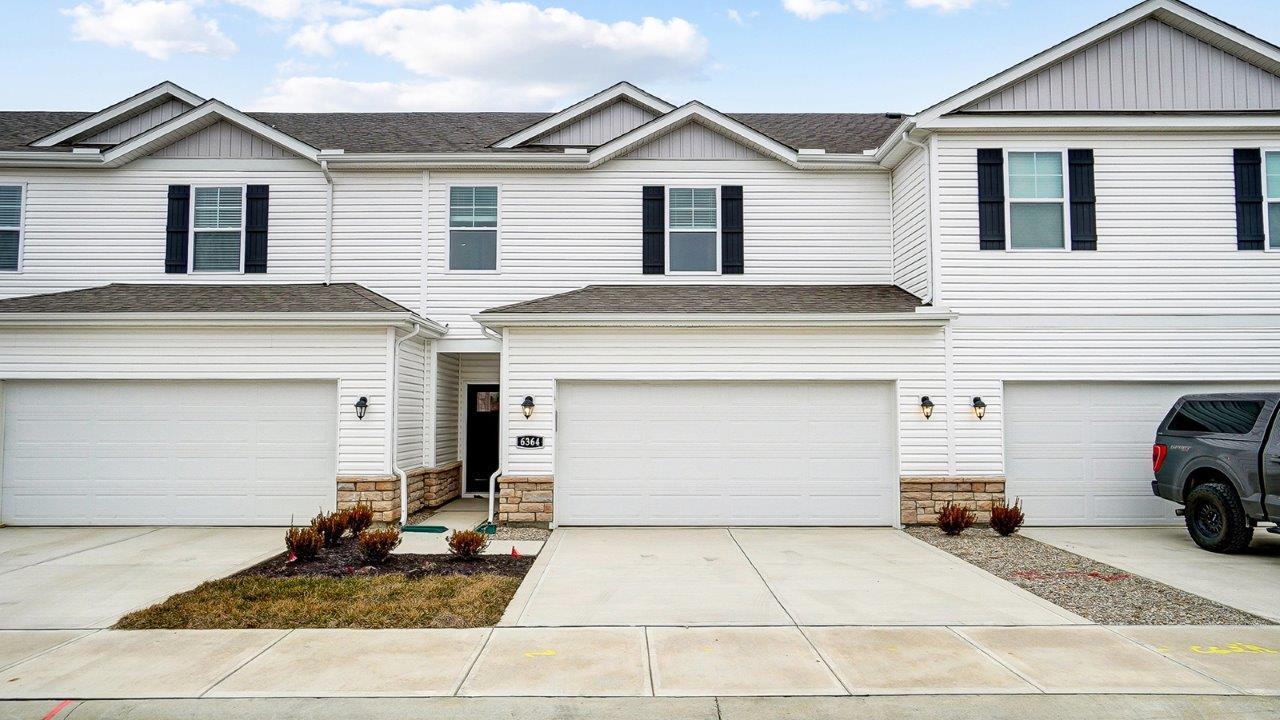 Tallmadge Townhome (Mid Unit) - Villas at Renner Park: Columbus, Ohio - D.R. Horton