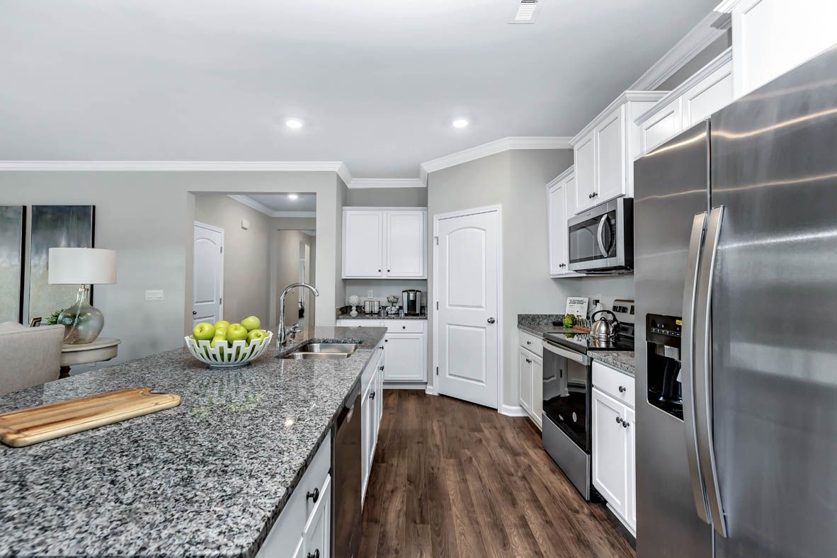 casa en Pebble Creek at River Landing por D.R. Horton