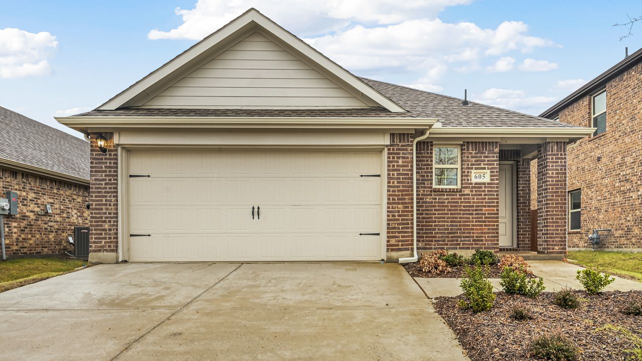 640 New Dawn Drive. Lavon, TX 75166