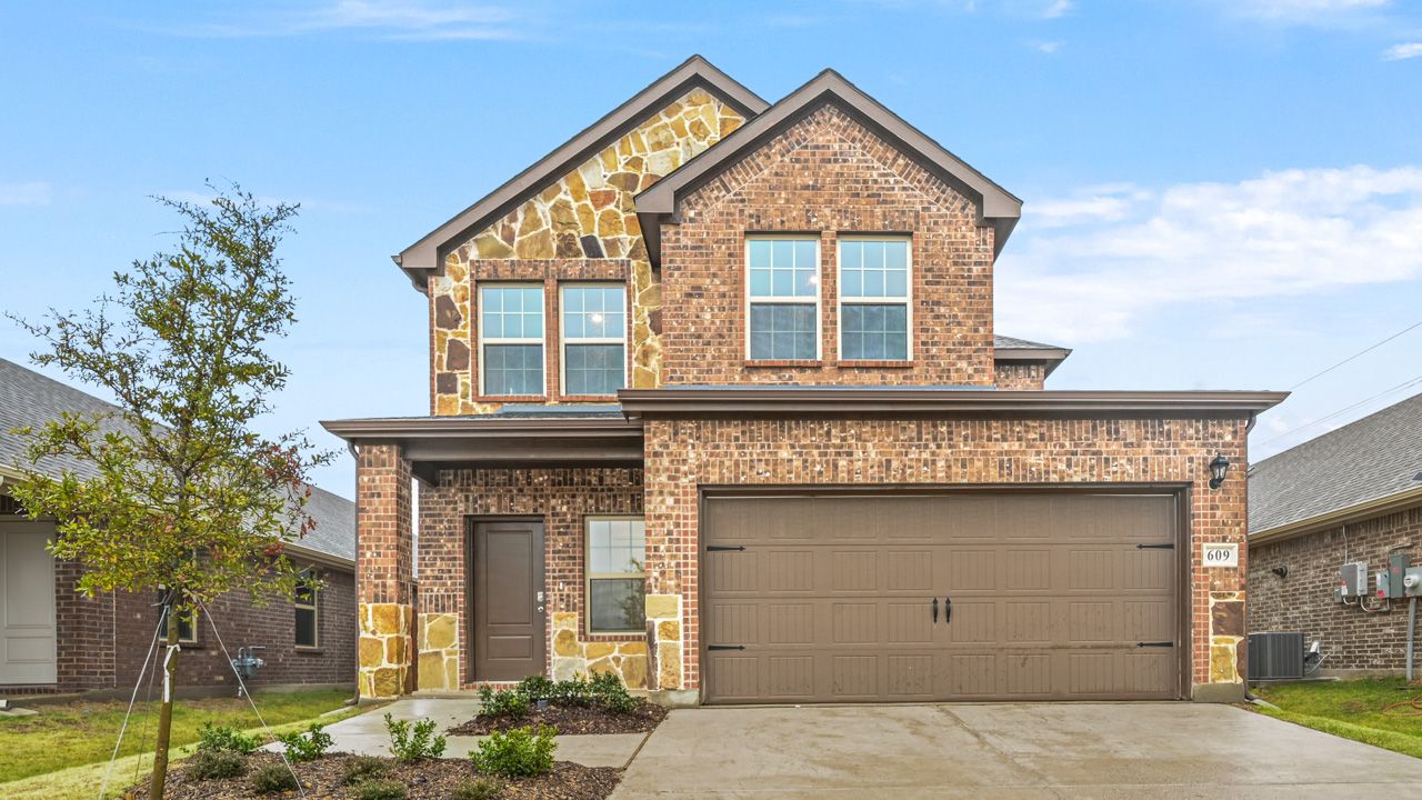 640 New Dawn Drive. Lavon, TX 75166