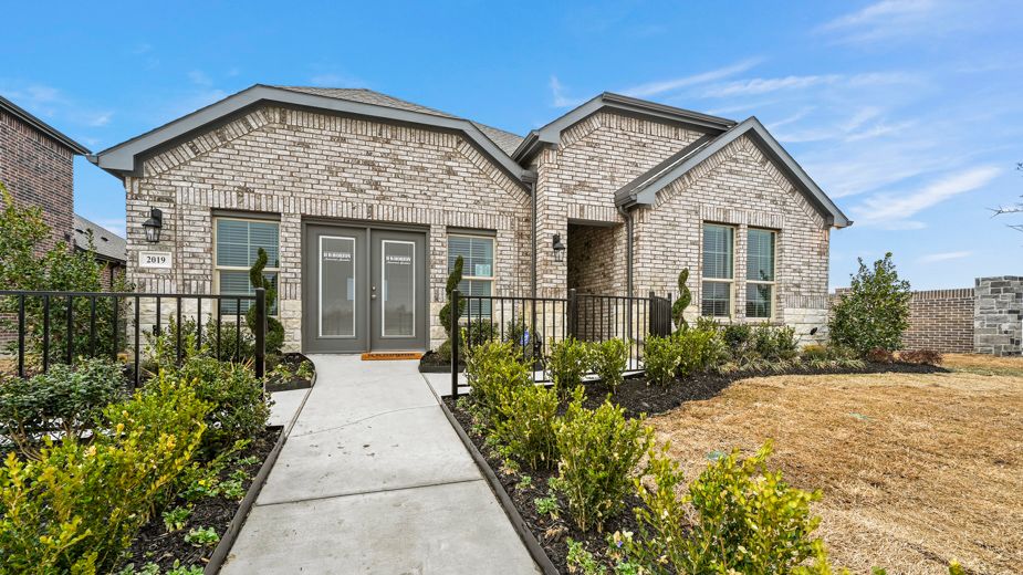 2019 Prospector Lane. Royse City, TX 75189