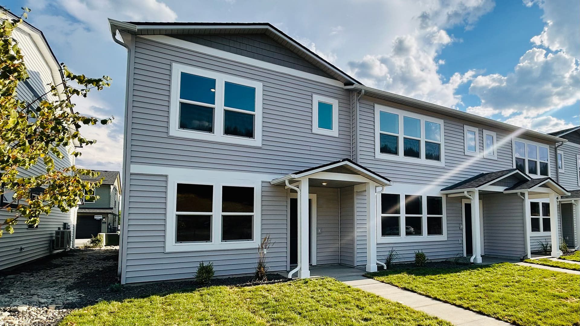 5244 E. McKinnon Ln. (BRIARWOOD)