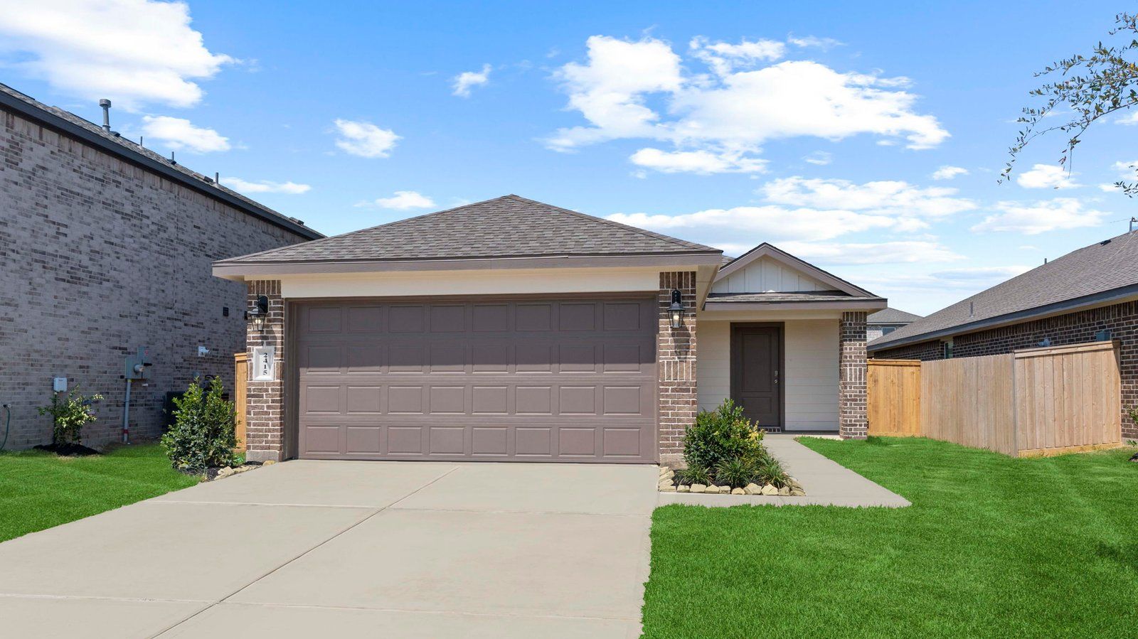 ESTERO - Watermark: Alvin, Texas - D.R. Horton