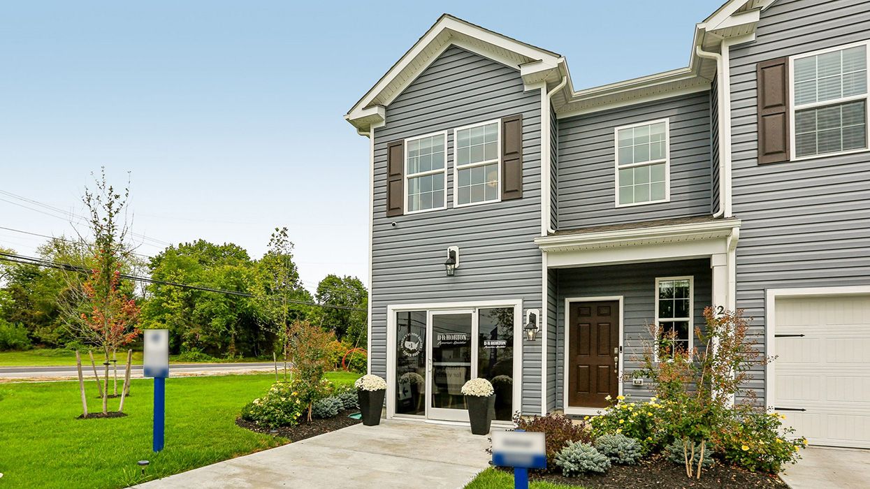 casa en The Townes at Cambridge por D.R. Horton