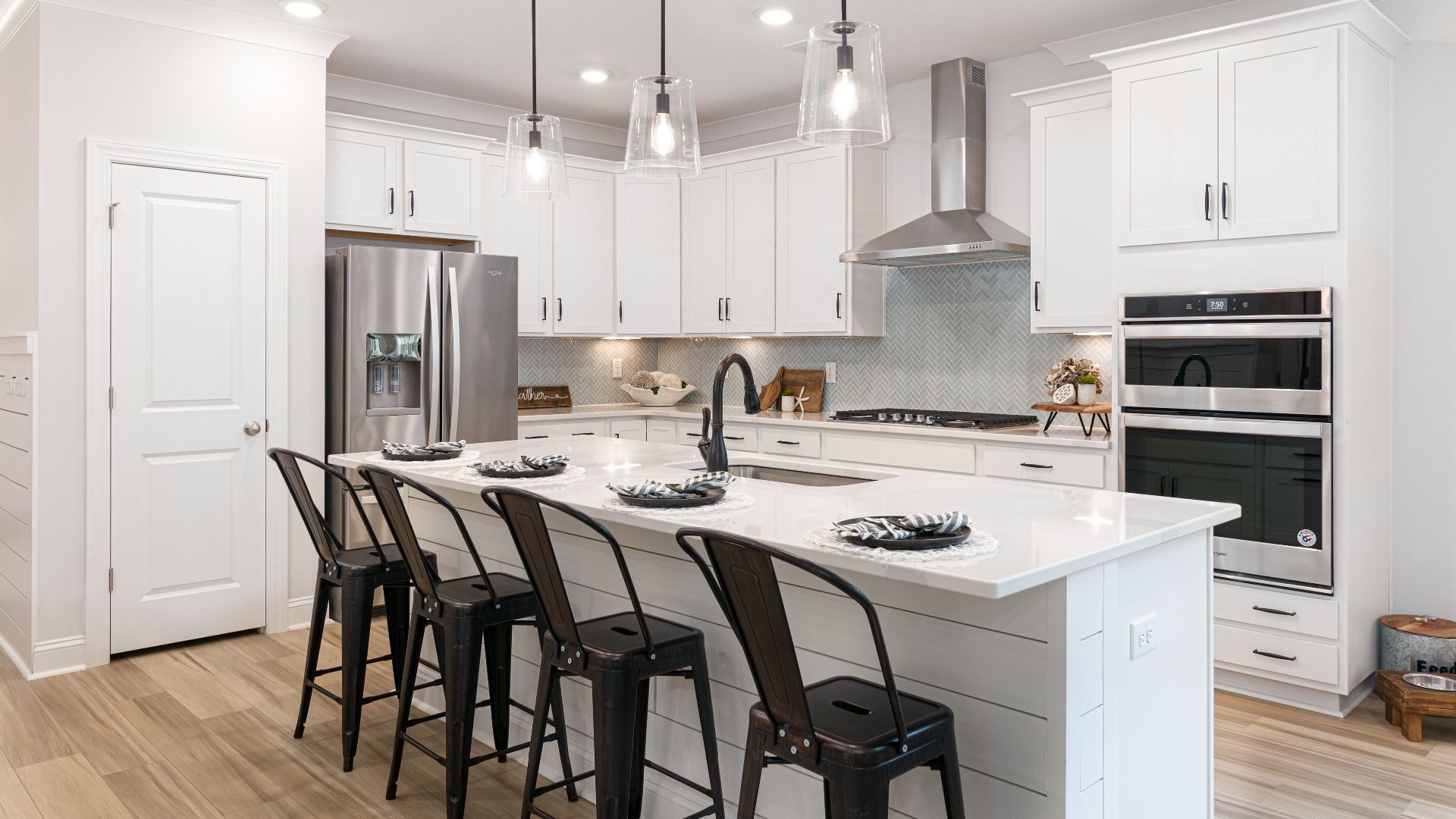casa en Bayview Acres por DRB Homes