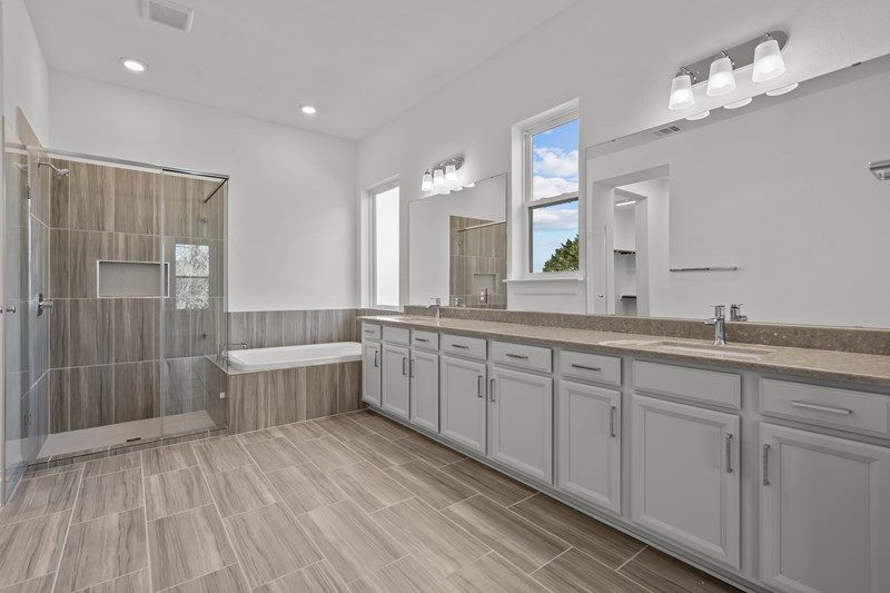 The Rockmoor - Owner's Bath