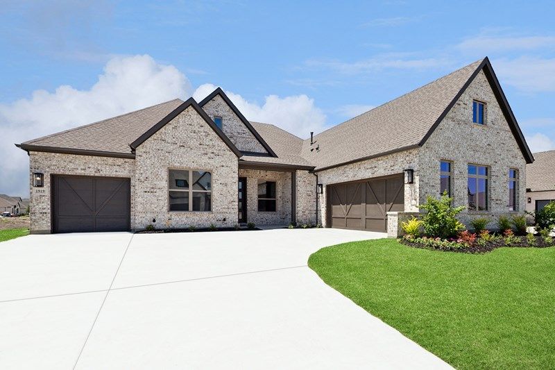 2238 Village Trail. Lakewood Village, TX 75068