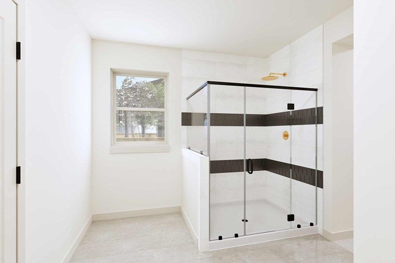 The Wisteria - Owner's Bath