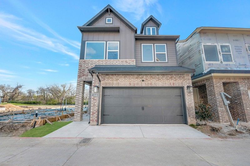 Gavin - Trails at Waterside - Garden Series: Fort Worth, Texas - David Weekley Homes