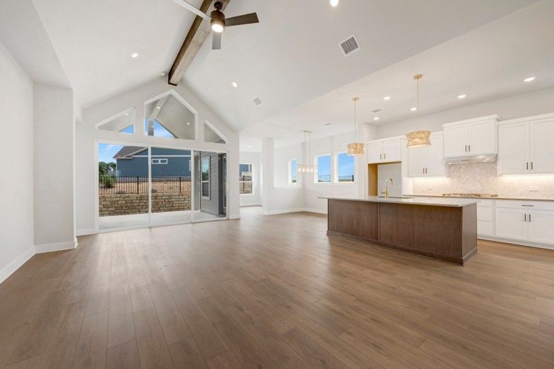 Kissing Tree – Spruce Series por David Weekley Homes en Austin Texas