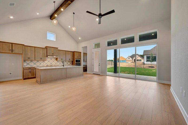 Kissing Tree – Summit Series por David Weekley Homes en Austin Texas