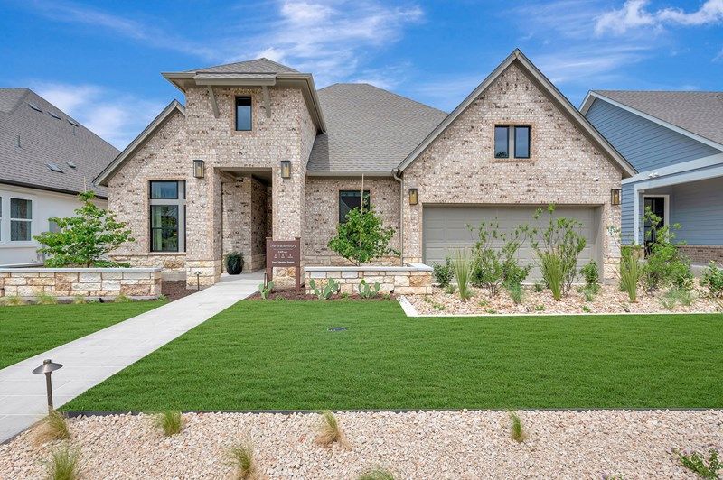 Brackenbury - Kissing Tree – Summit Series: San Marcos, Texas - David Weekley Homes