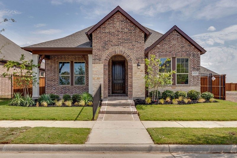 4609 Beaver Creek Drive. Arlington, TX 76005