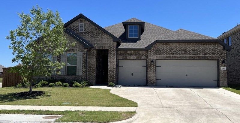 221 Wintergrass Drive. Waxahachie, TX 75165