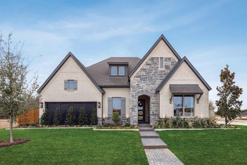 3044 Farmhouse Drive. Midlothian, TX 76065