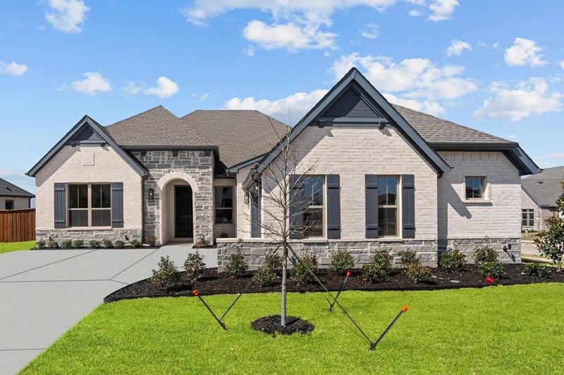 3044 Farmhouse Drive. Midlothian, TX 76065