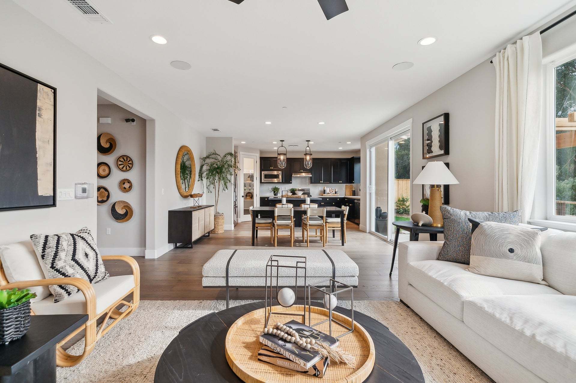180 Midhill por DeNova Homes en Oakland-Alameda California
