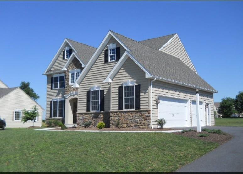 Donrich Custom Home por Donrich Custom Homes en Lancaster Pennsylvania
