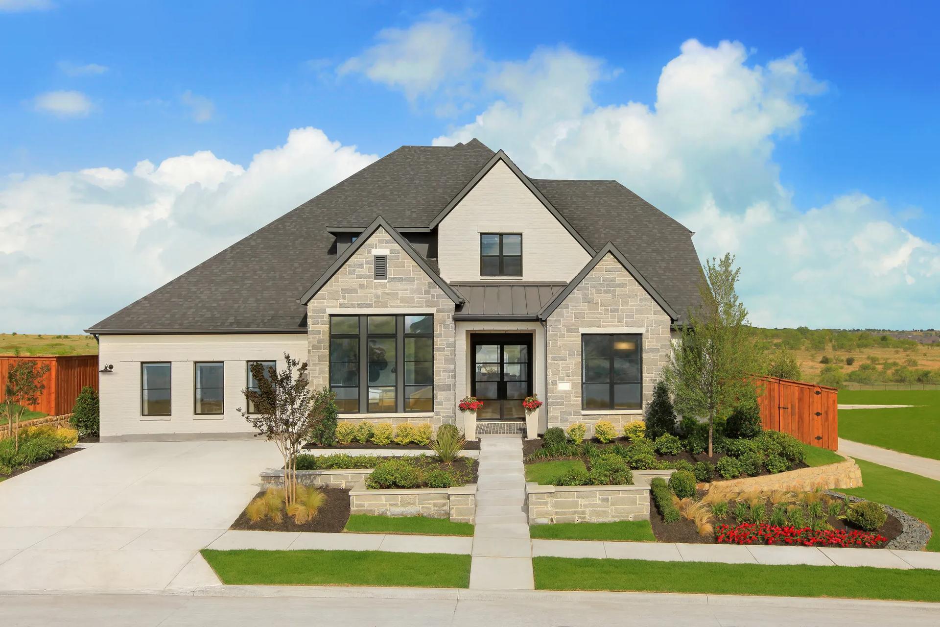 casa en Painted Tree Woodlands por Drees Custom Homes