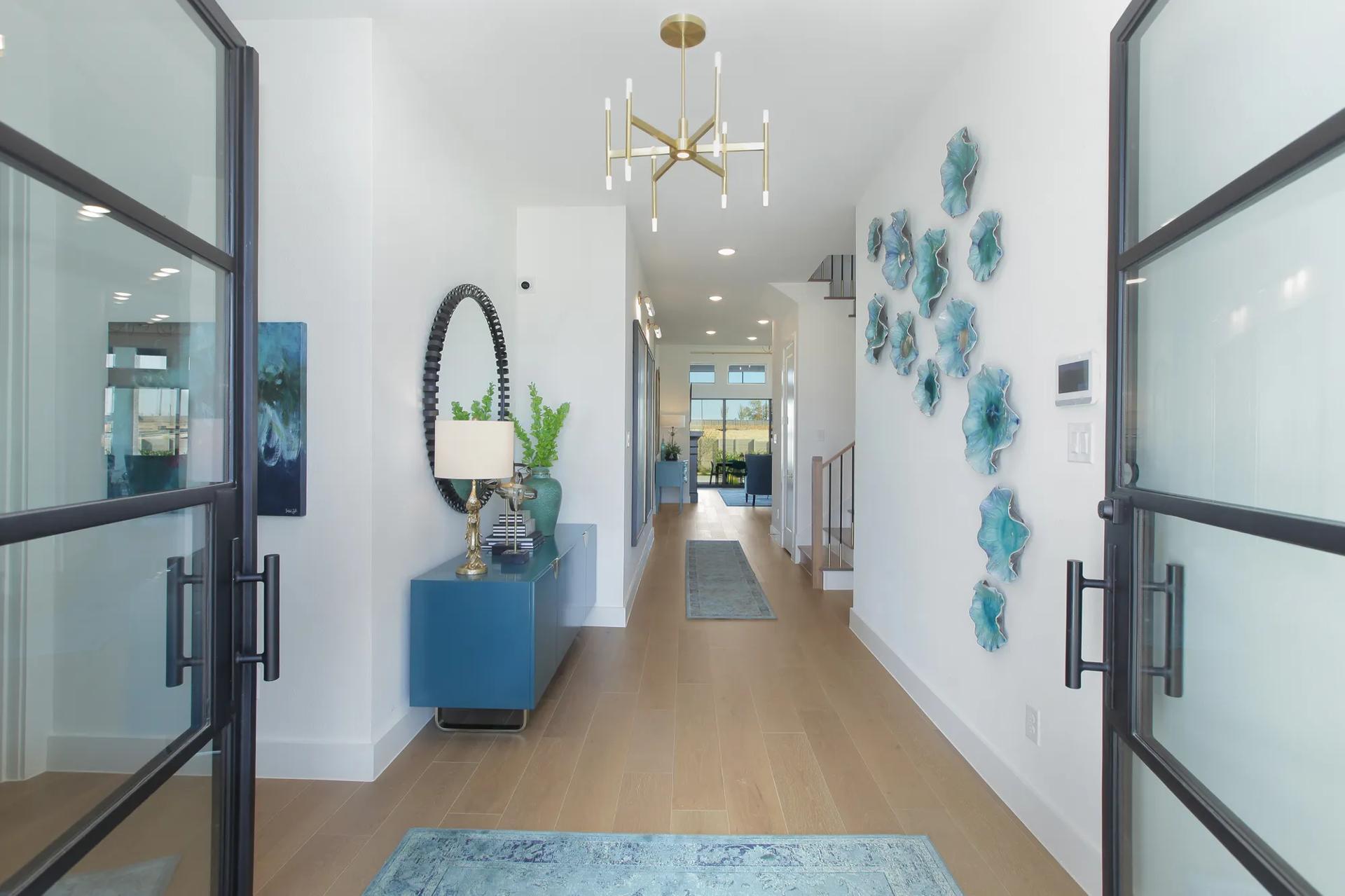 casa en Painted Tree Showcase por Drees Custom Homes