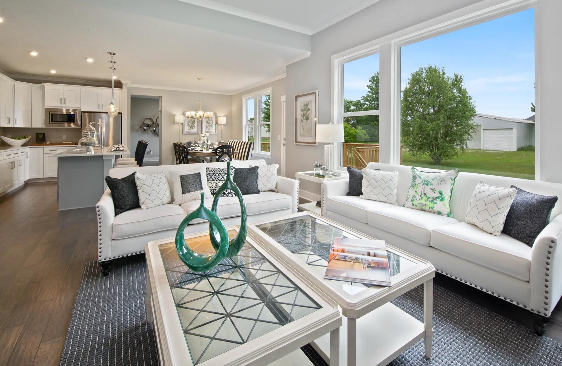 casa en Sanctuary of Olmsted por Drees Homes