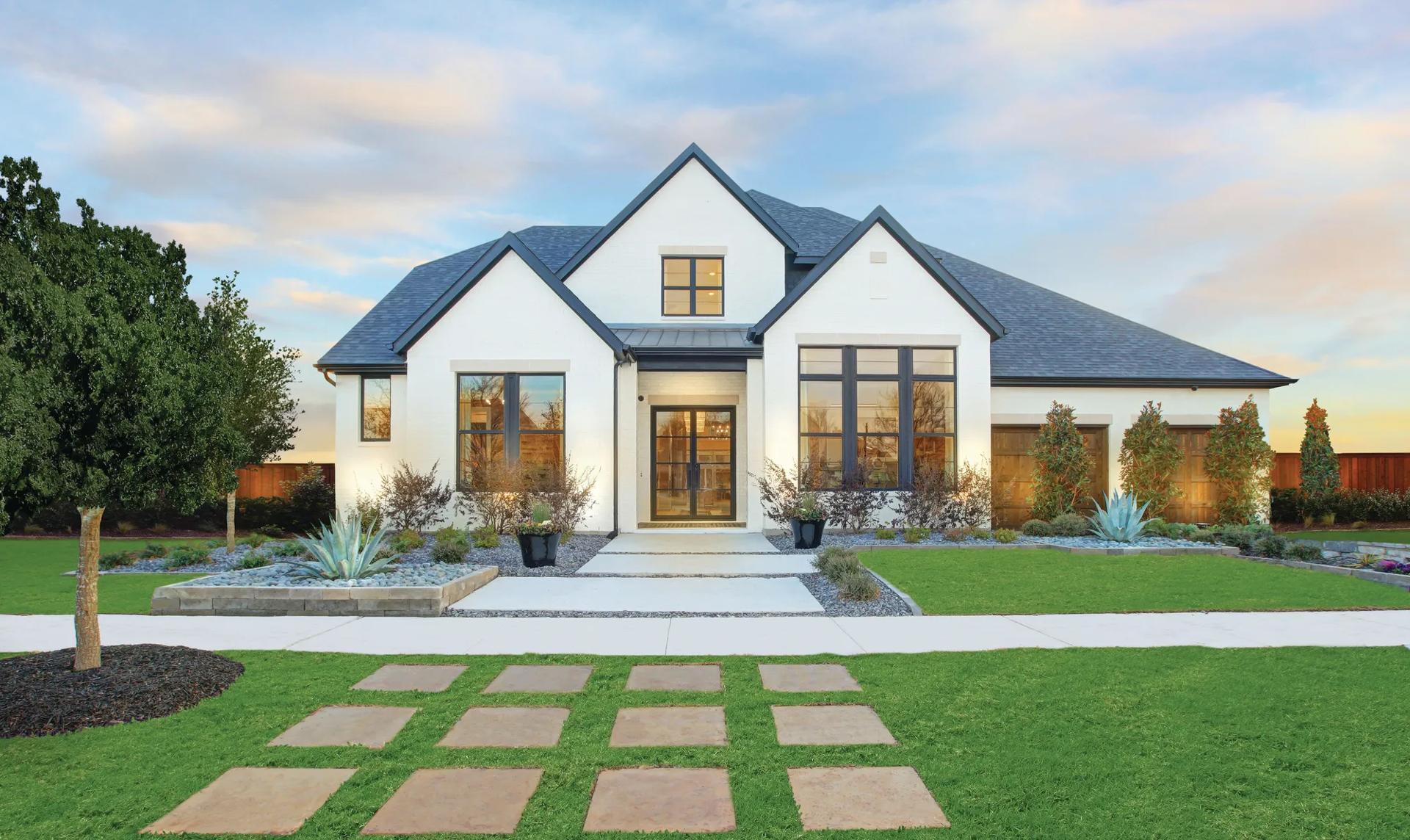 casa en Legacy por Drees Custom Homes