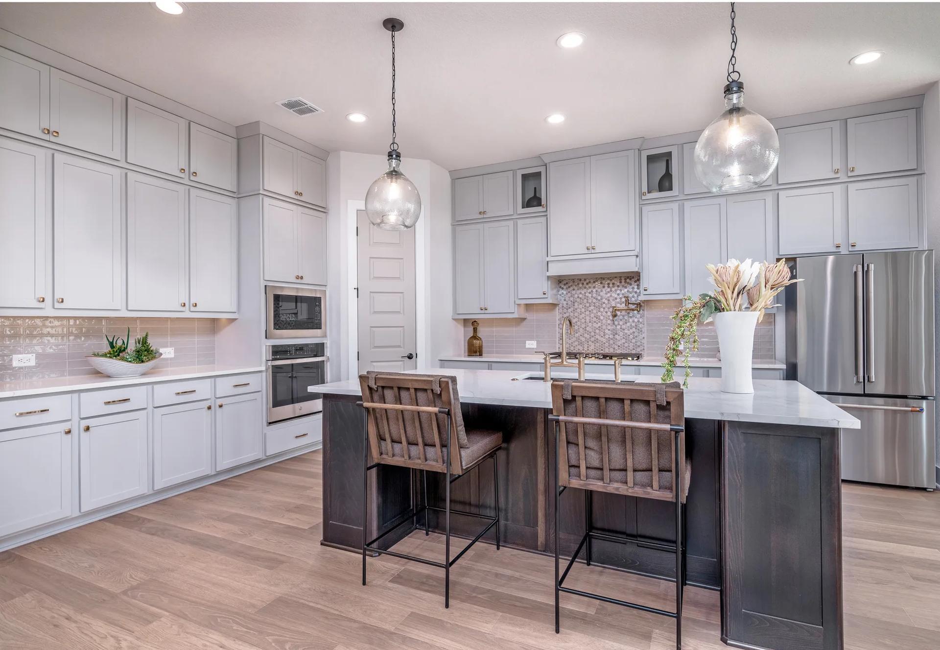 casa en Legacy at Lake Dunlap por Drees Custom Homes