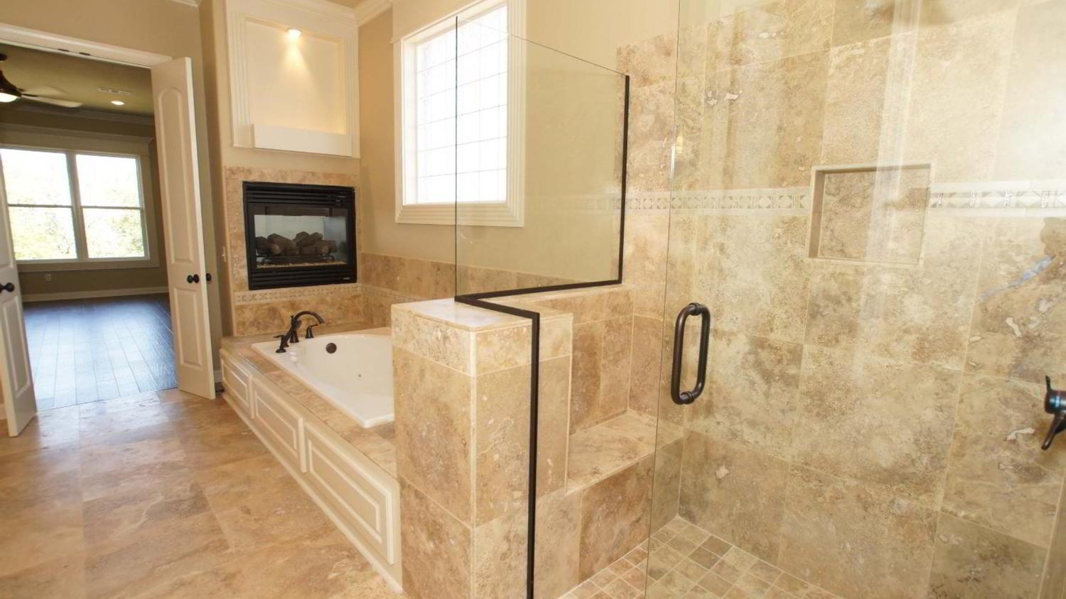 casa en E-Co Residential Builders por E-Co Residential Builders