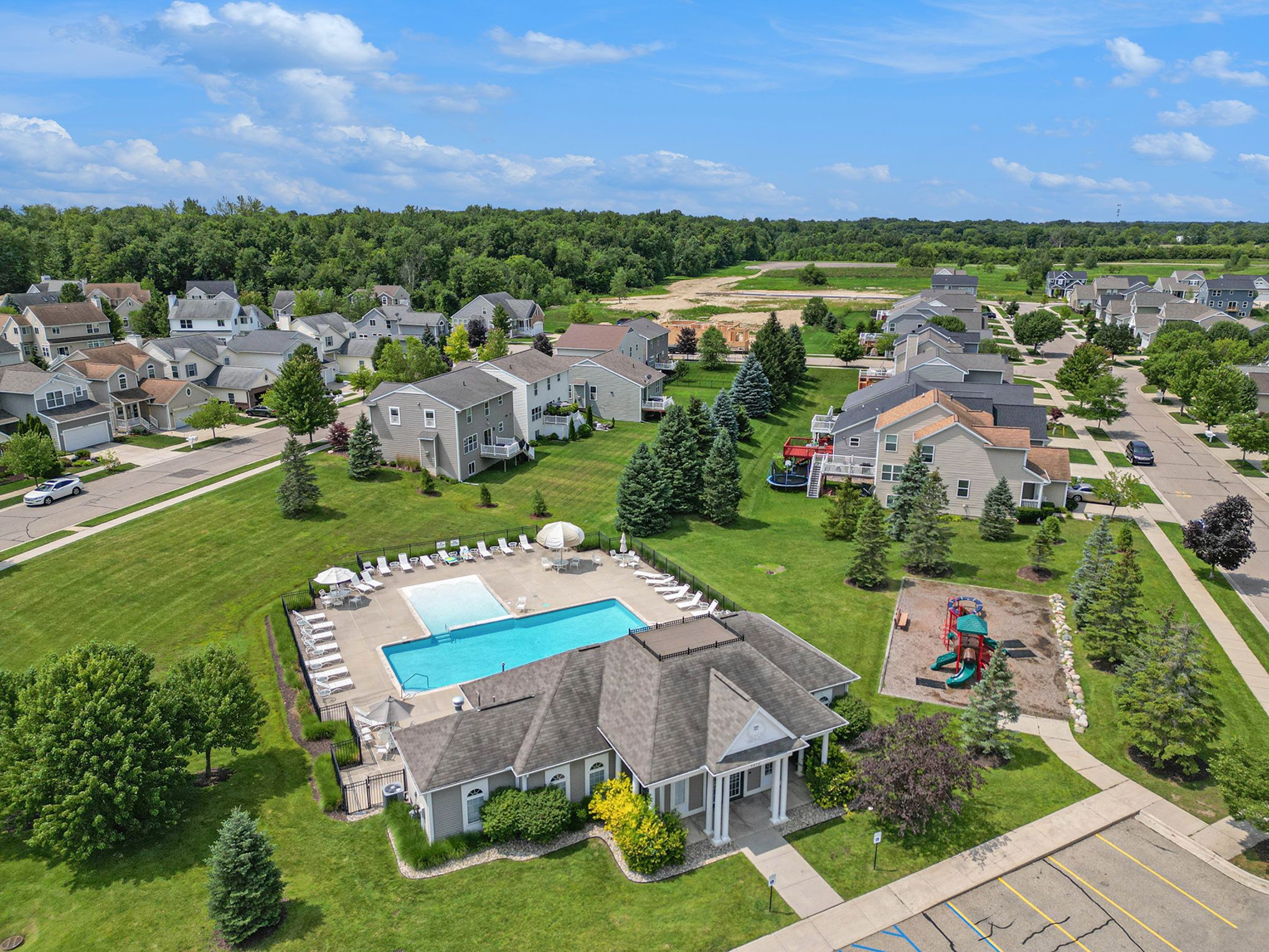casa en Village Place por Eastbrook Homes Inc.