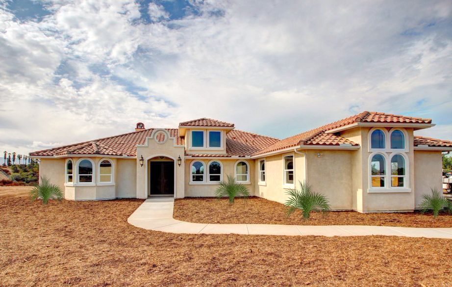 casa en Empire Built, inc. por Empire Built, inc.