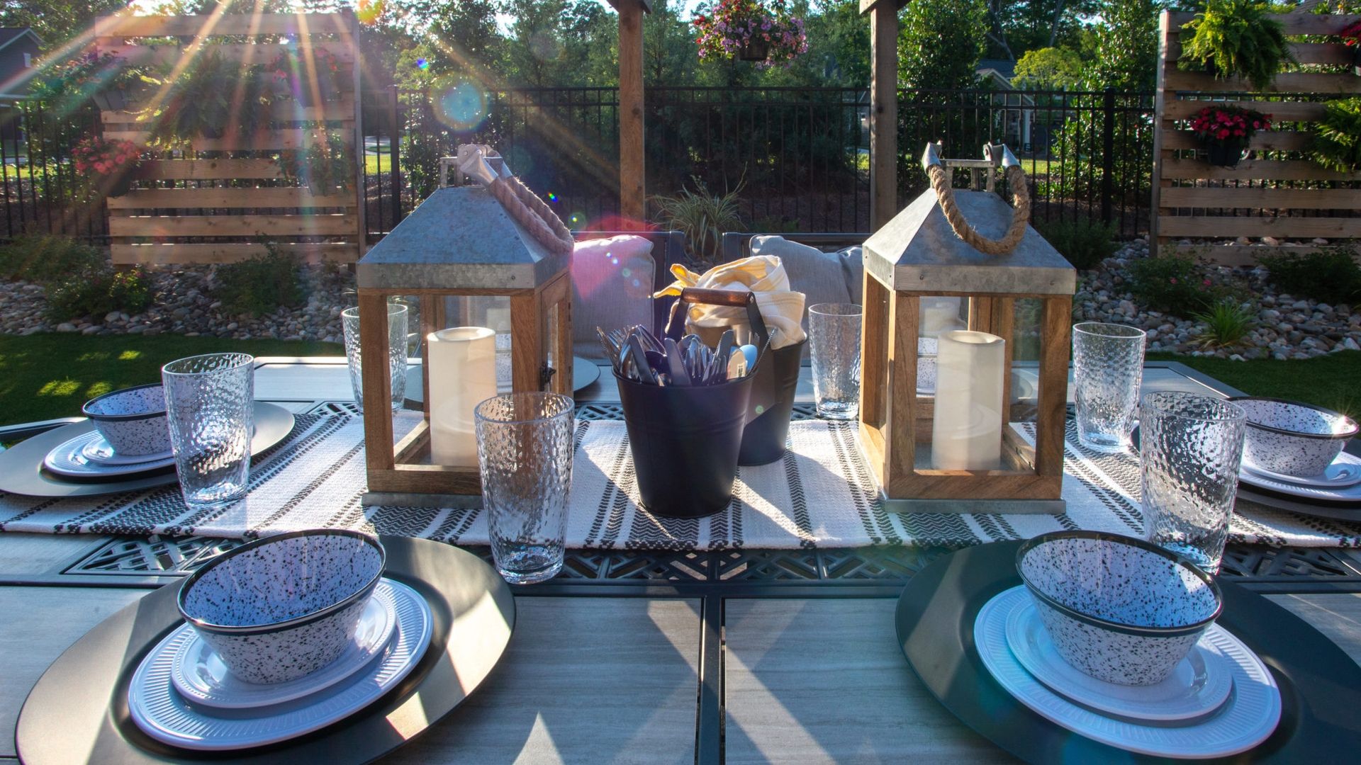 casa en The Courtyards at Lupton Village por Epcon Communities