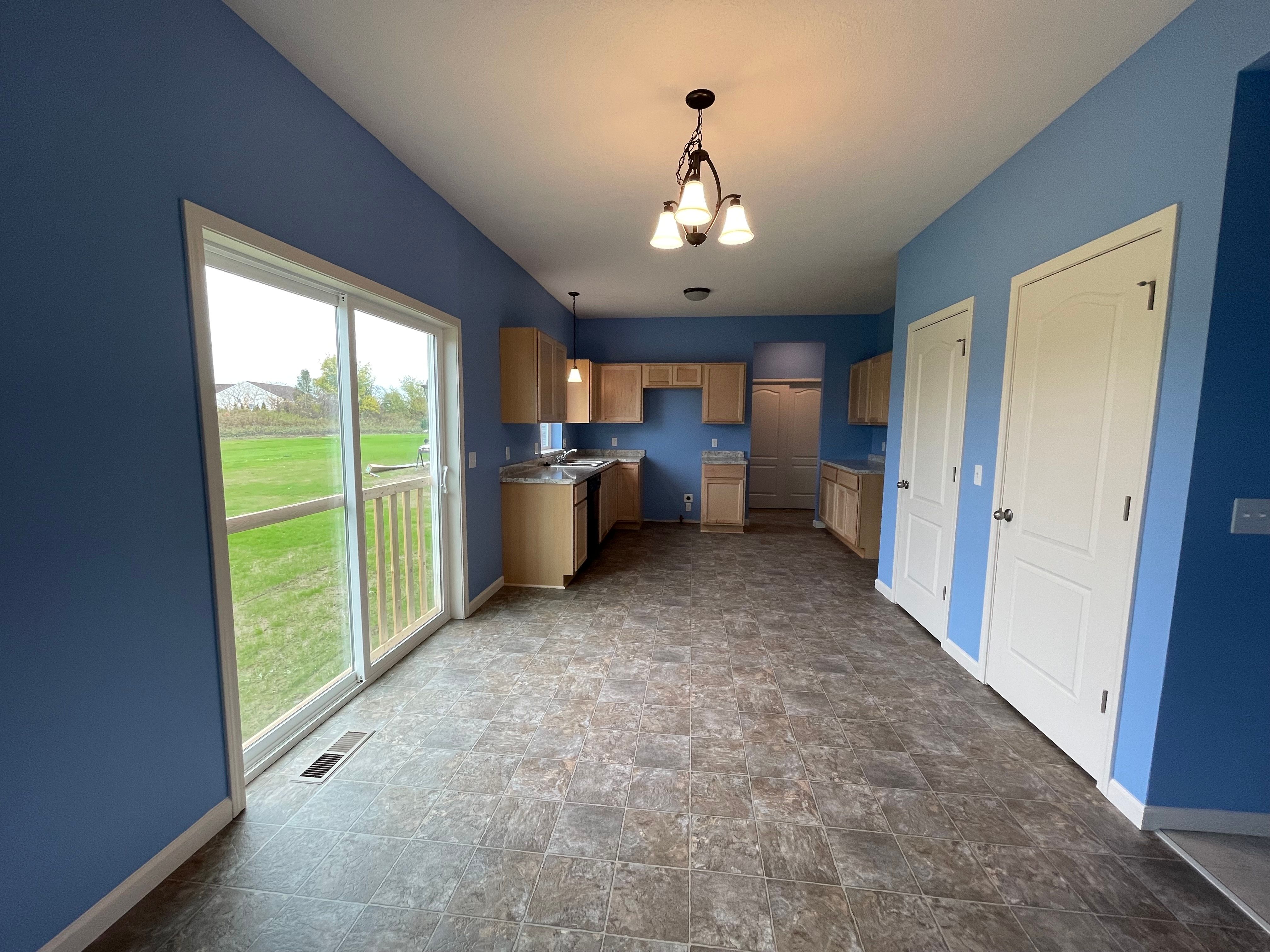 Saginaw I Kitchen