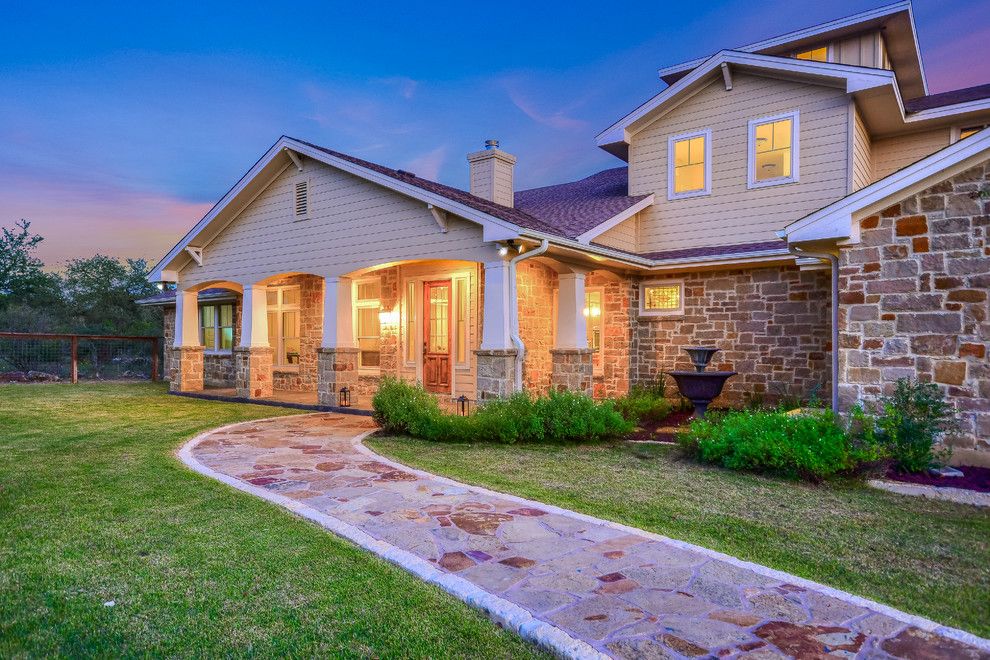 casa en Fineline Custom Homes por Fineline Custom Homes Inc
