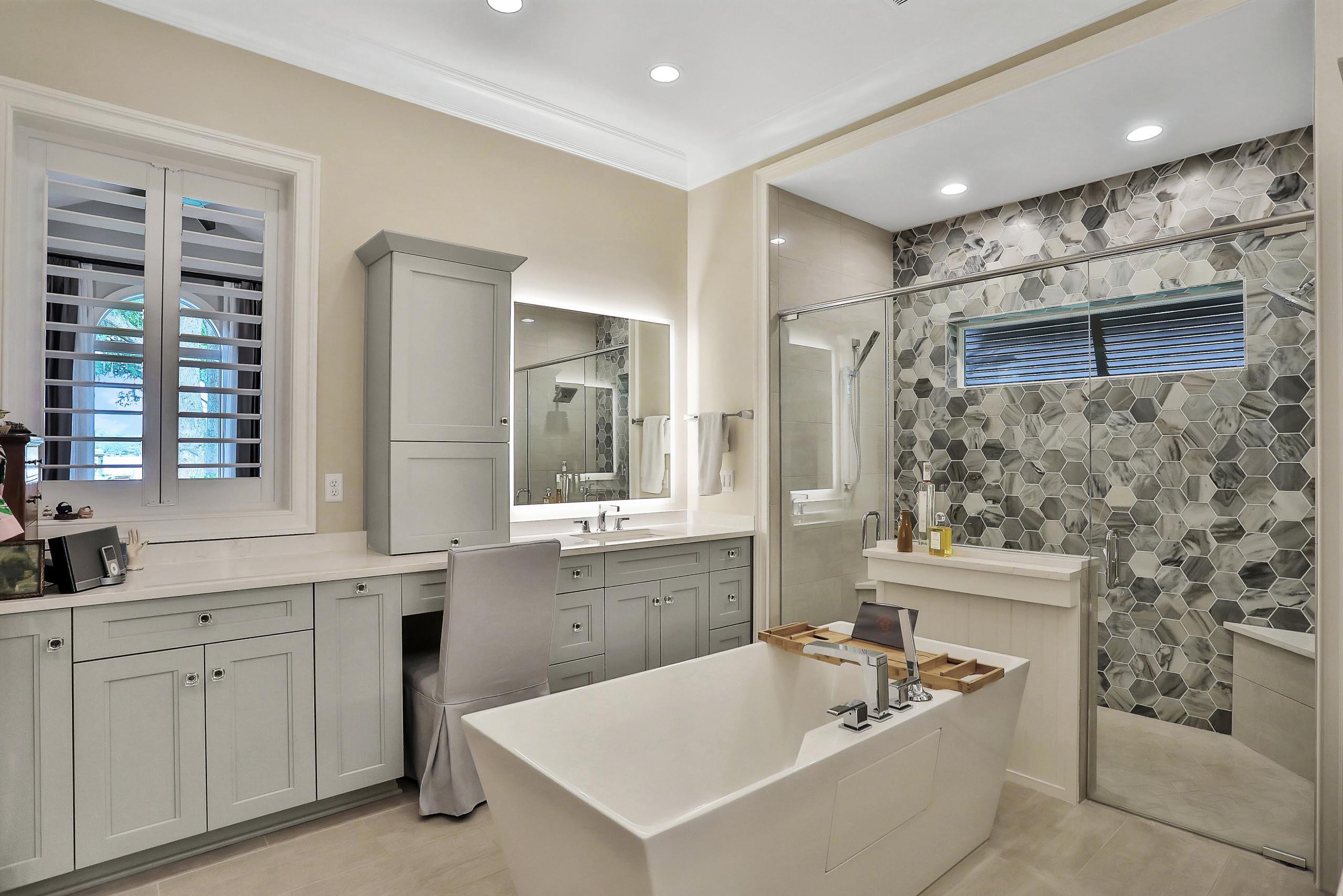 casa en Finial Custom Builders, Inc. por Finial Custom Builders, Inc.