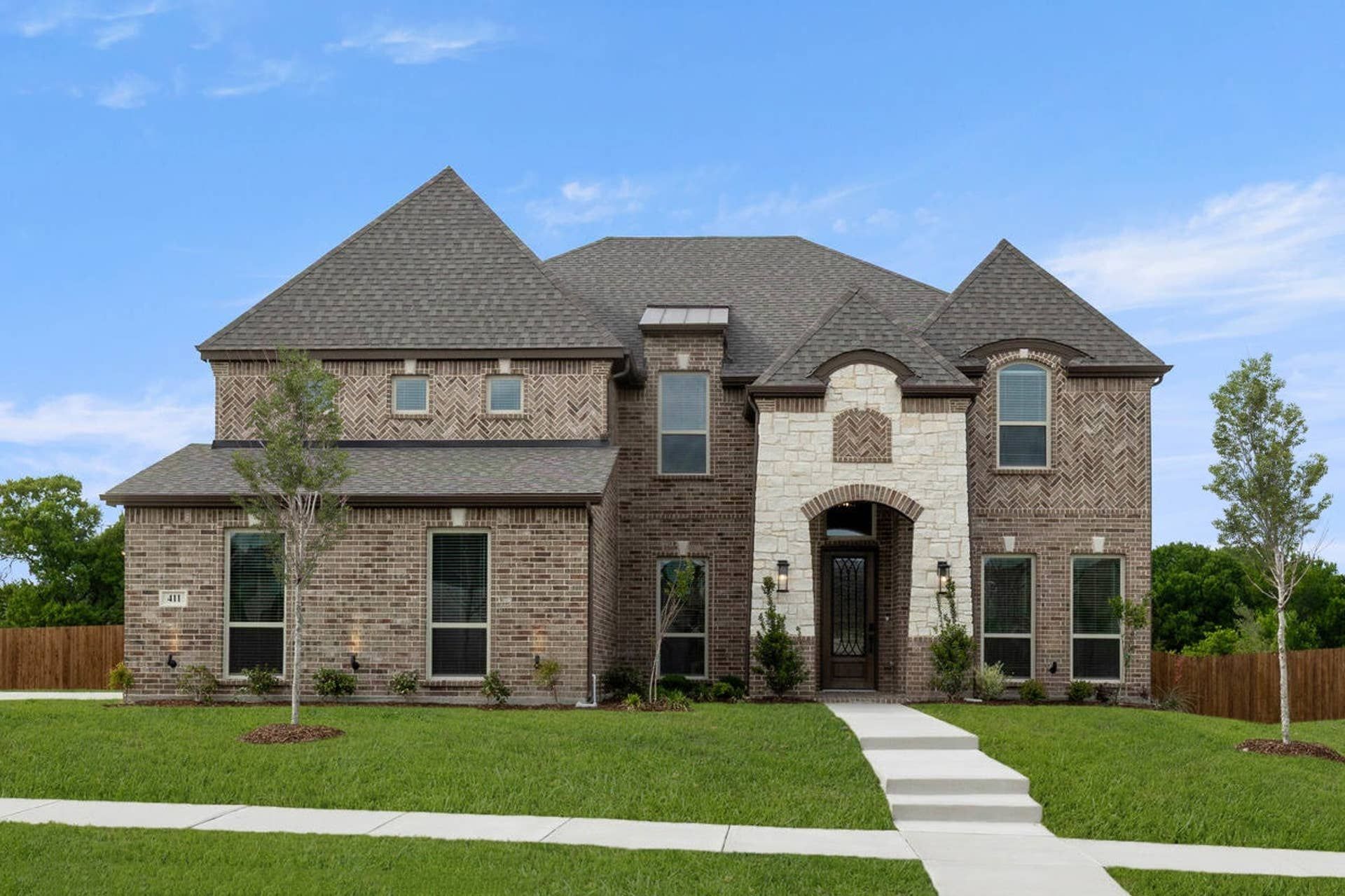 Hillcrest 2FS (w/Media) - Hidden Lakes Estates: Desoto, Texas - First Texas Homes