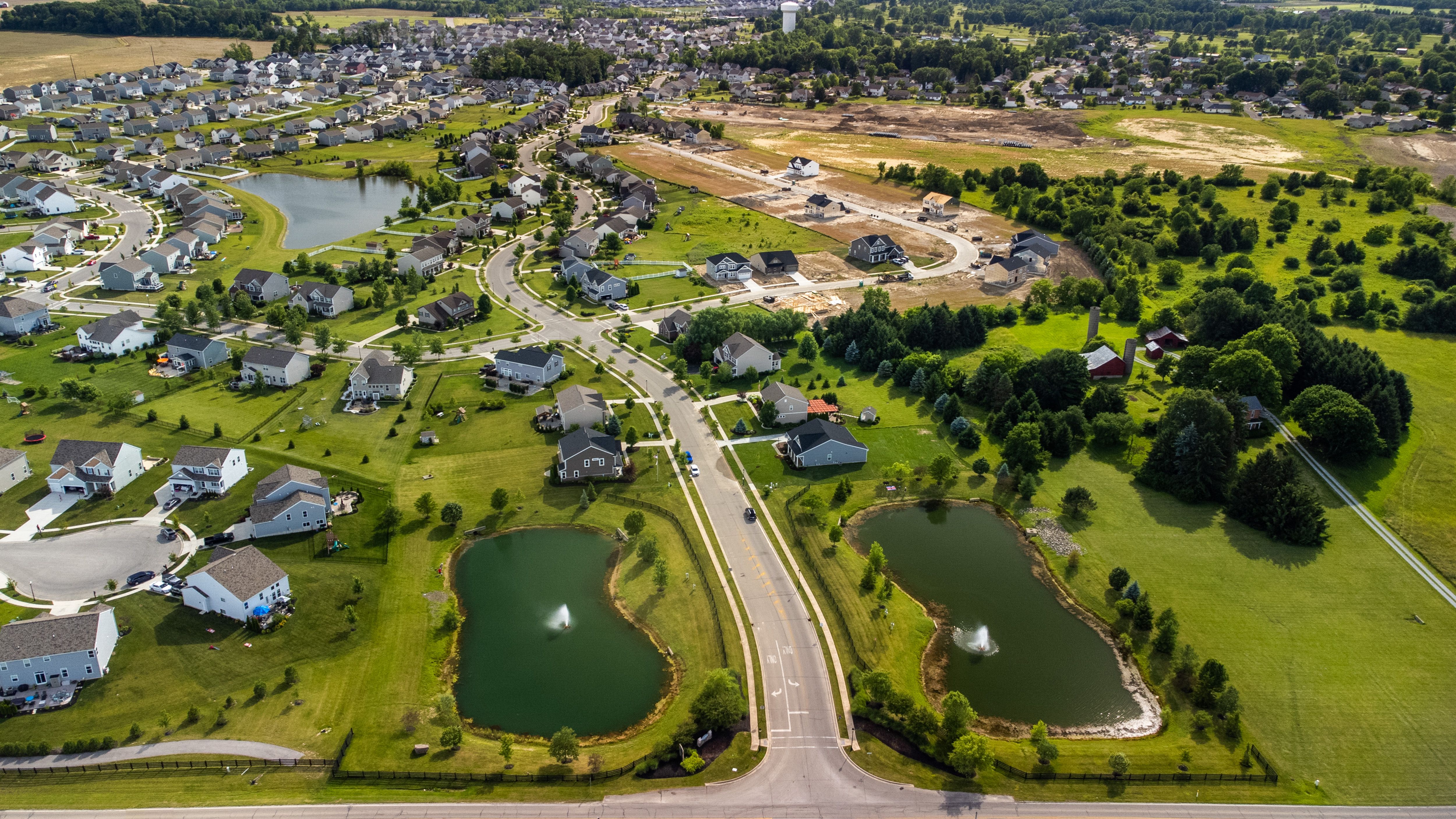 casa en Adena Pointe por Fischer Homes