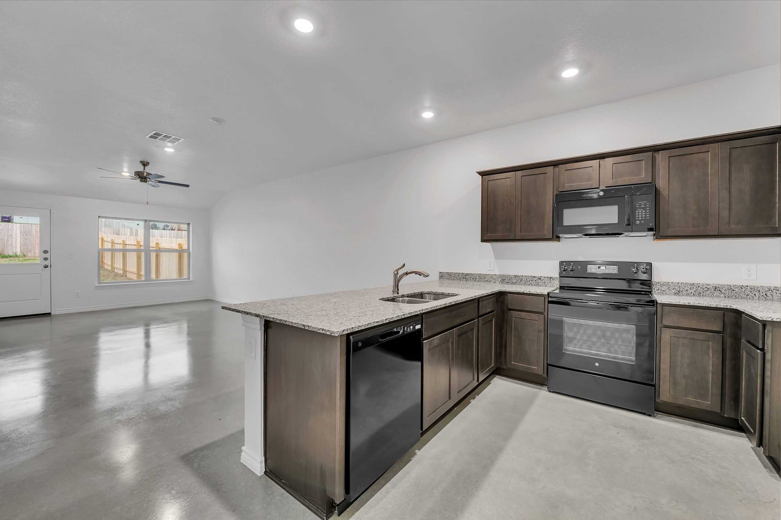 casa en The Valley At Great Hills Duplexes por Flintrock Builders