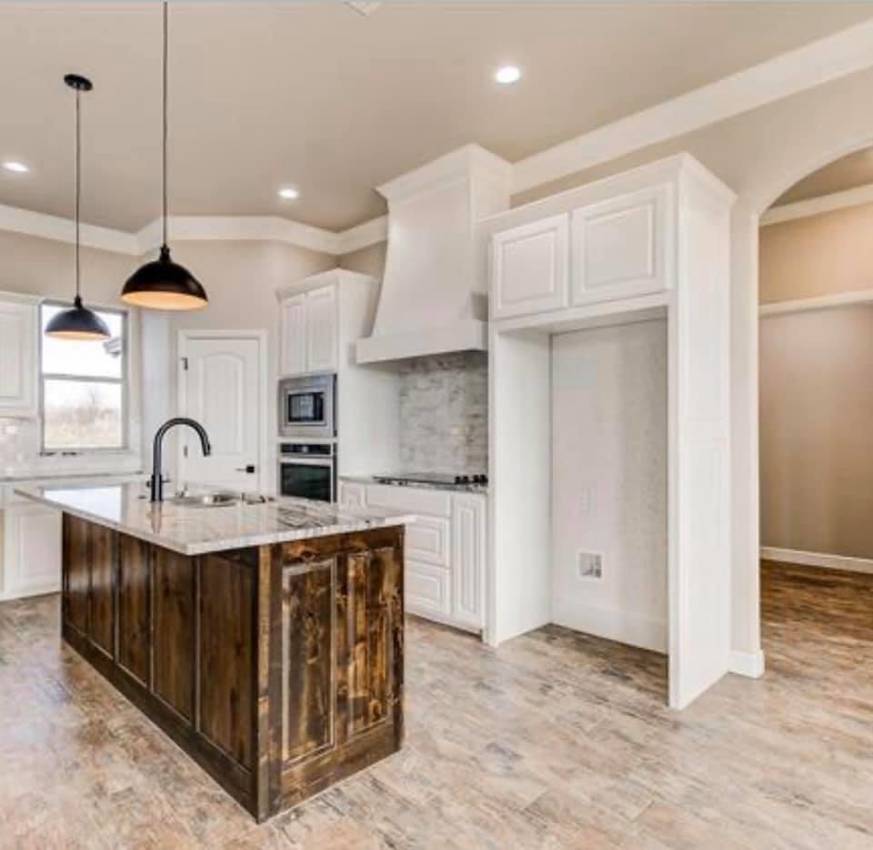 casa en VISTA OAKS por Flippin Custom Homes