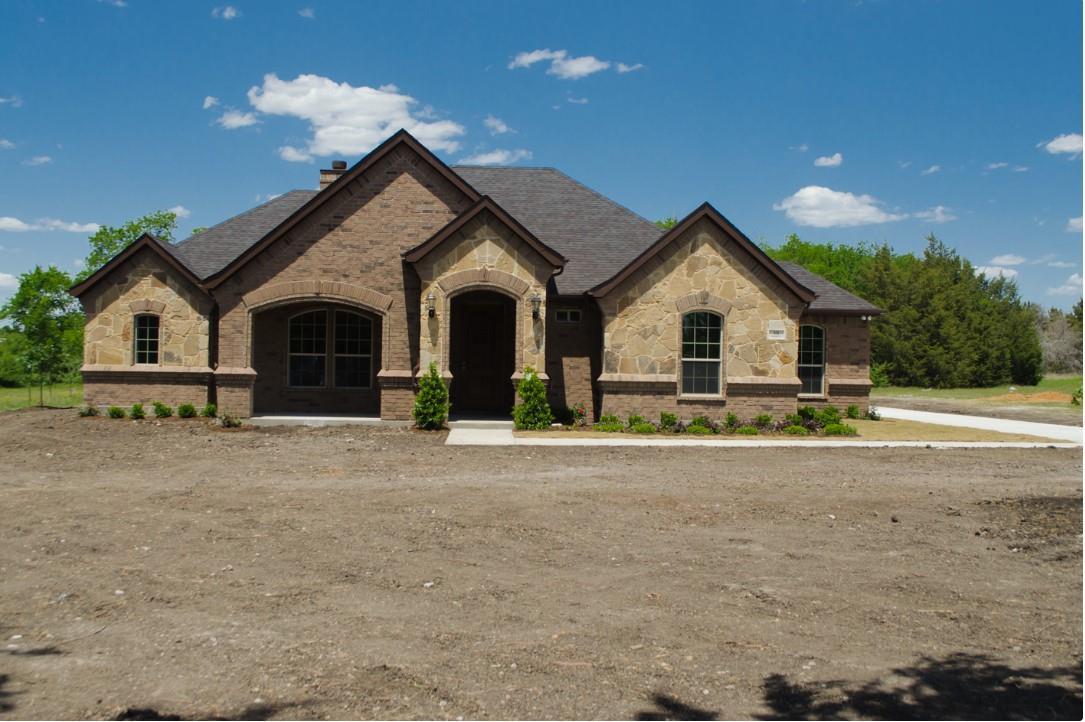 casa en Flores Homes Inc por Flores Homes