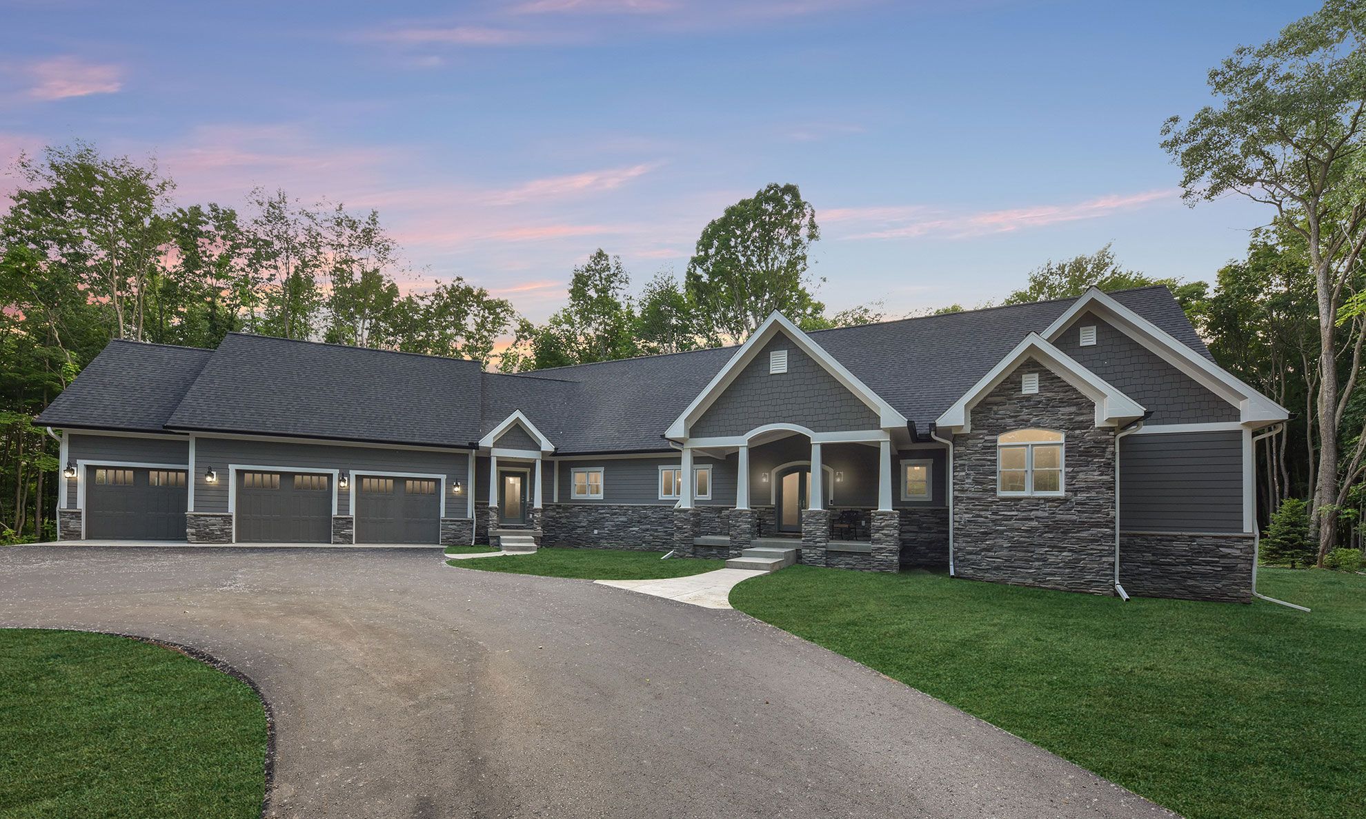Greystone Homes por Greystone Homes en Ann Arbor Michigan