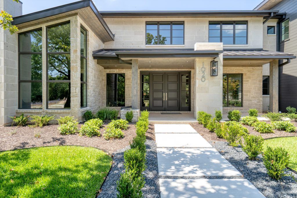 casa en Garabedian Properties por Garabedian Properties