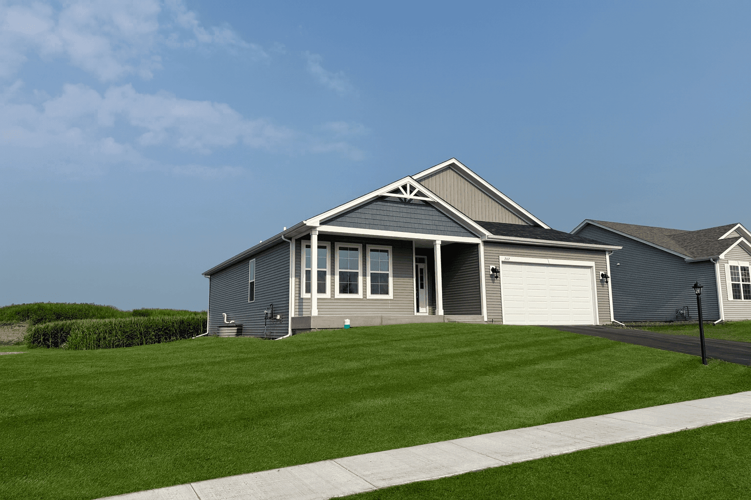 casa en The Trails of Dawson Creek por Gerstad Builders