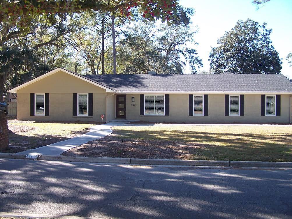Half Moon Custom Homes por Half Moon Custom Homes en Savannah Georgia