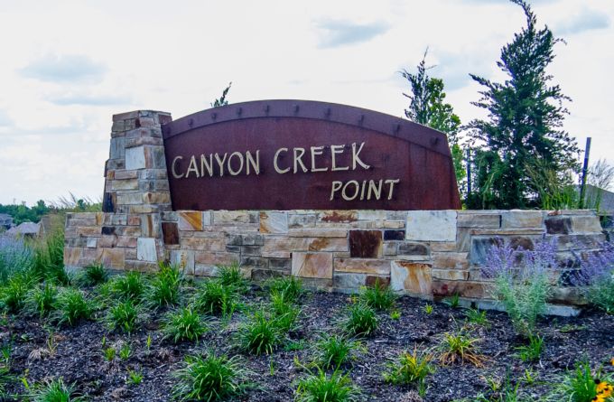 casa en Canyon Creek Point por Hilmann Homes