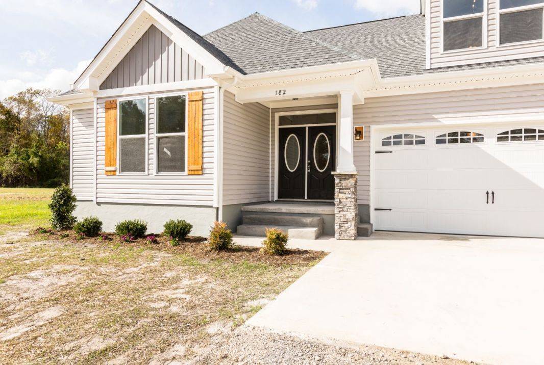 211 Kingswood Drive