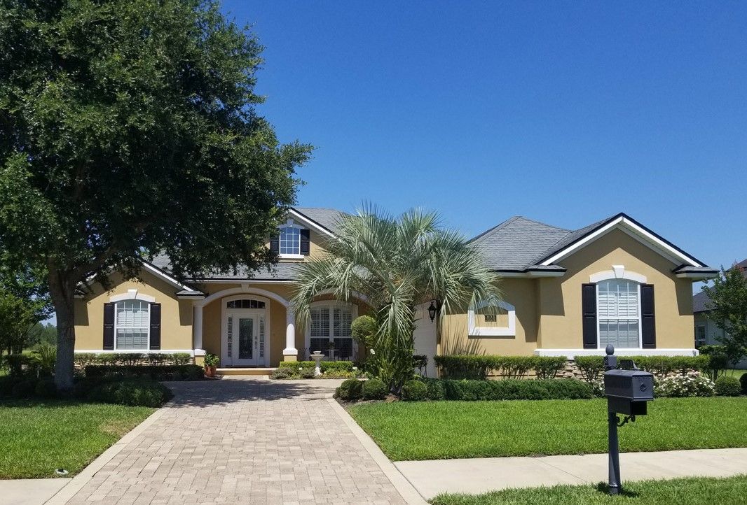 Higginbotham Custom Homes por Higginbotham Custom Homes en Jacksonville-St. Augustine Florida