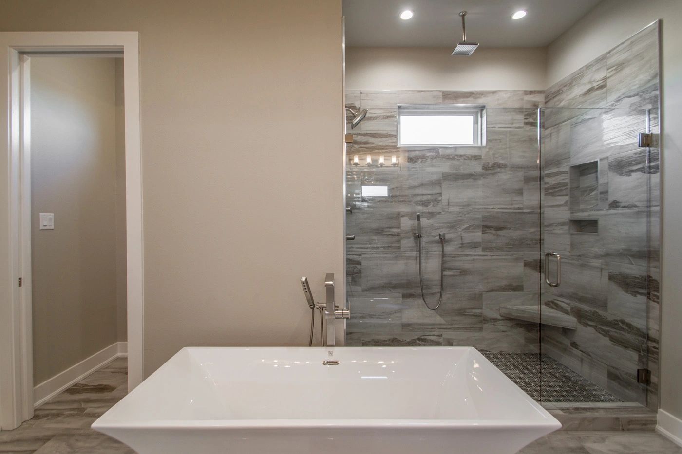 casa en Hill Development LLC por Hill Development LLC