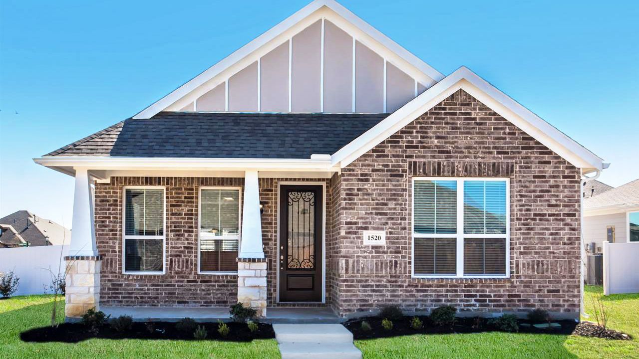 1018 Watercourse Place. Royse City, TX 75189